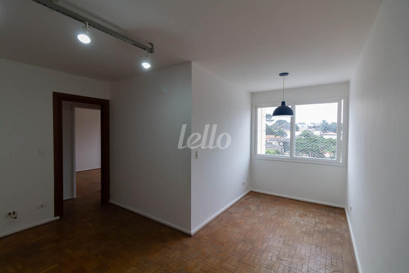 SALA de Apartamento para alugar, Padrão com 75 m², 2 quartos e em Indianópolis - São Paulo