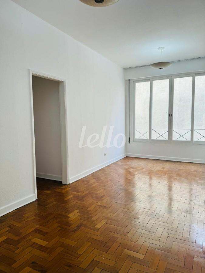 SALA de Apartamento à venda, Padrão com 73 m², 2 quartos e em Pinheiros - São Paulo