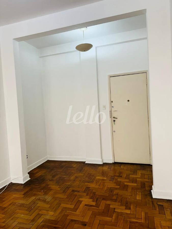 SALA de Apartamento à venda, Padrão com 73 m², 2 quartos e em Pinheiros - São Paulo