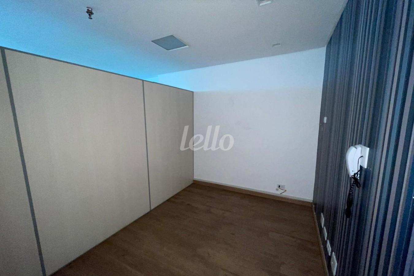 SALA de Sala / Conjunto à venda, Padrão com 41 m², e 1 vaga em Santana - São Paulo