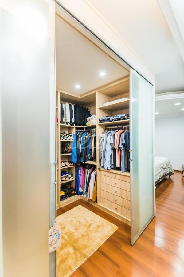 CLOSET de Casa à venda, sobrado com 280 m², 4 quartos e 4 vagas em Saúde - São Paulo