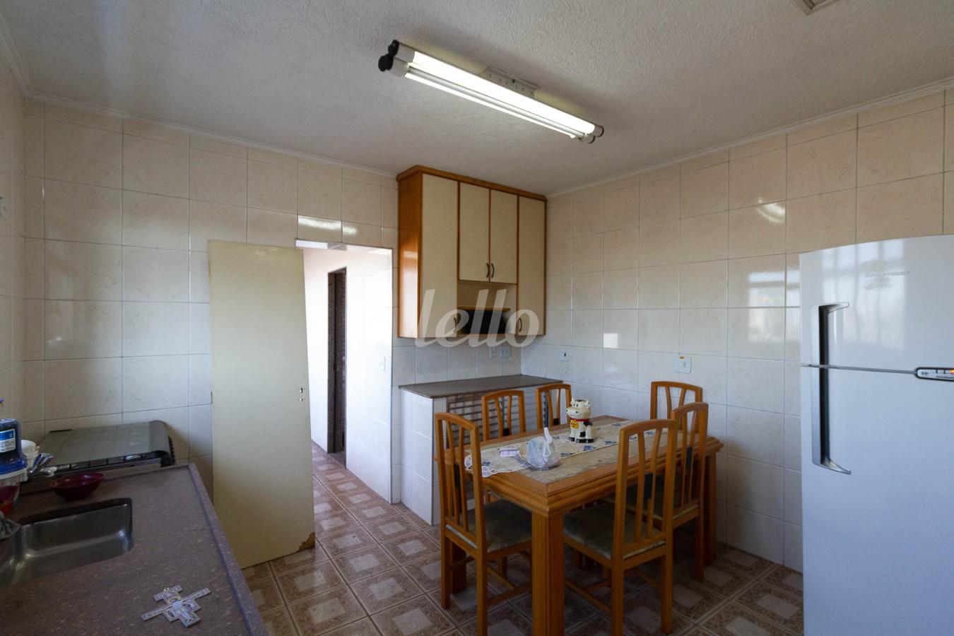 COZINHA de Casa para alugar, sobrado com 70 m², 1 quarto e 1 vaga em Água Rasa - São Paulo