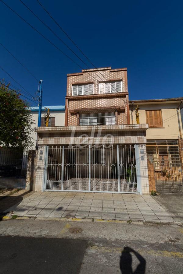 FACHADA de Casa para alugar, sobrado com 70 m², 1 quarto e 1 vaga em Água Rasa - São Paulo