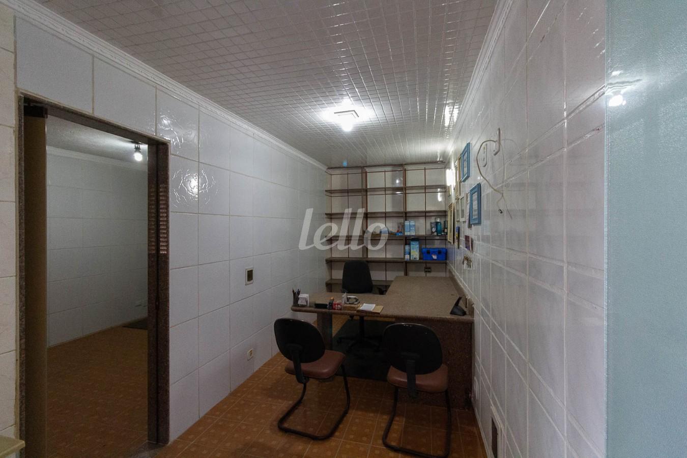 ESCRITORIO de Casa para alugar, sobrado com 70 m², 1 quarto e 1 vaga em Água Rasa - São Paulo