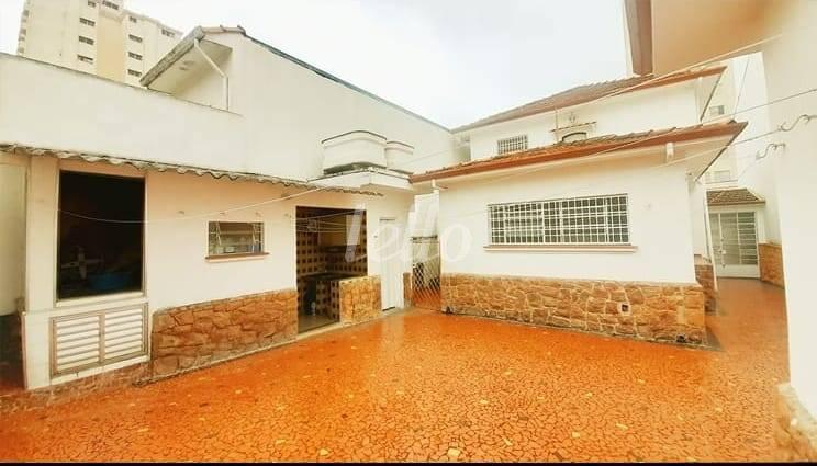 QUINTAL DOS FUNDOS de Casa à venda, sobrado com 200 m², 3 quartos e 6 vagas em Mirandopolis - São Paulo