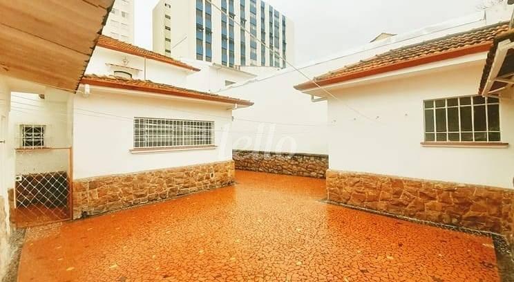 QUINTAL DOS FUNDOS de Casa à venda, sobrado com 200 m², 3 quartos e 6 vagas em Mirandopolis - São Paulo