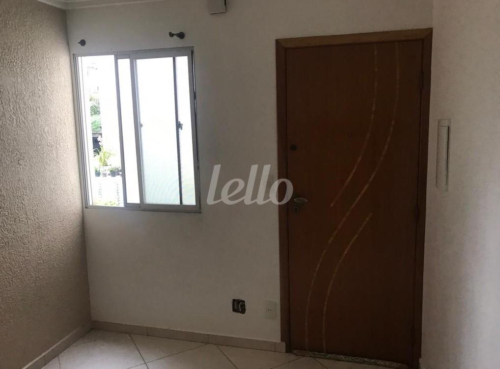 SALA de Apartamento para alugar, Padrão com 56 m², 2 quartos e 1 vaga em Vila Liviero - São Paulo