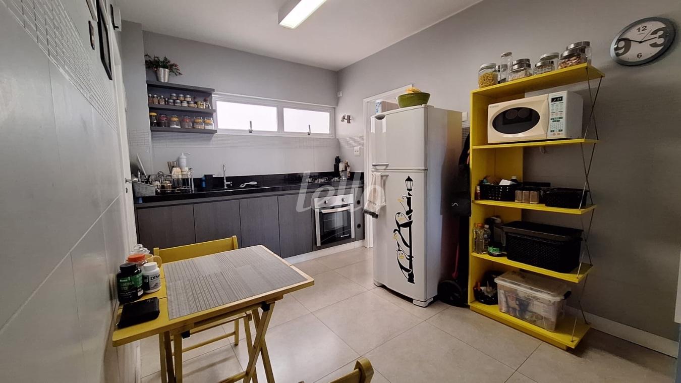 COZINHA de Apartamento à venda, Padrão com 60 m², 1 quarto e em Pinheiros - São Paulo