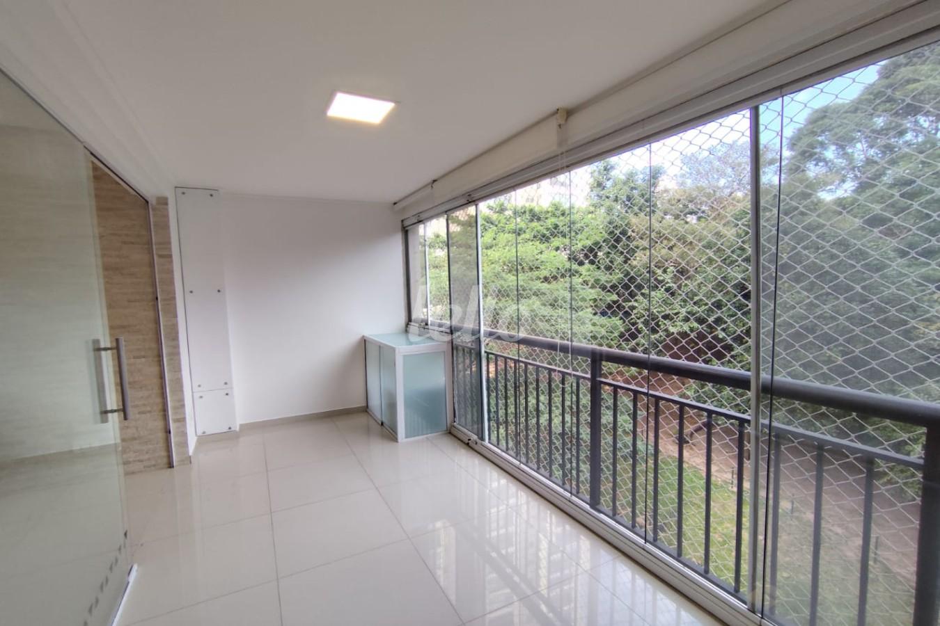 1 (3) de Apartamento à venda, Padrão com 70 m², 2 quartos e 1 vaga em Jd. Leonor M. de Barros - São Paulo