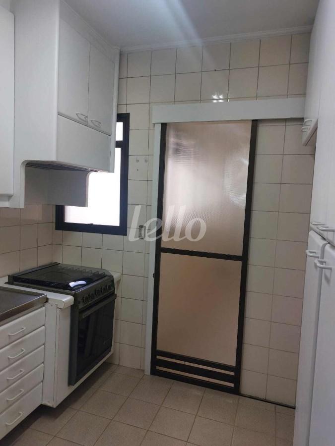 COZINHA de Apartamento para alugar, Padrão com 122 m², 3 quartos e 1 vaga em Vila Olímpia - São Paulo