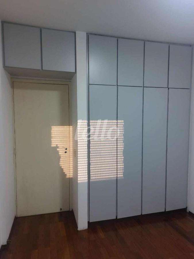 DORMITORIO de Apartamento para alugar, Padrão com 122 m², 3 quartos e 1 vaga em Vila Olímpia - São Paulo