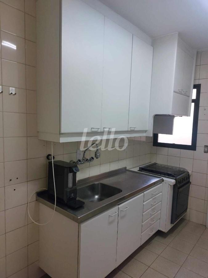 COZINHA de Apartamento para alugar, Padrão com 122 m², 3 quartos e 1 vaga em Vila Olímpia - São Paulo