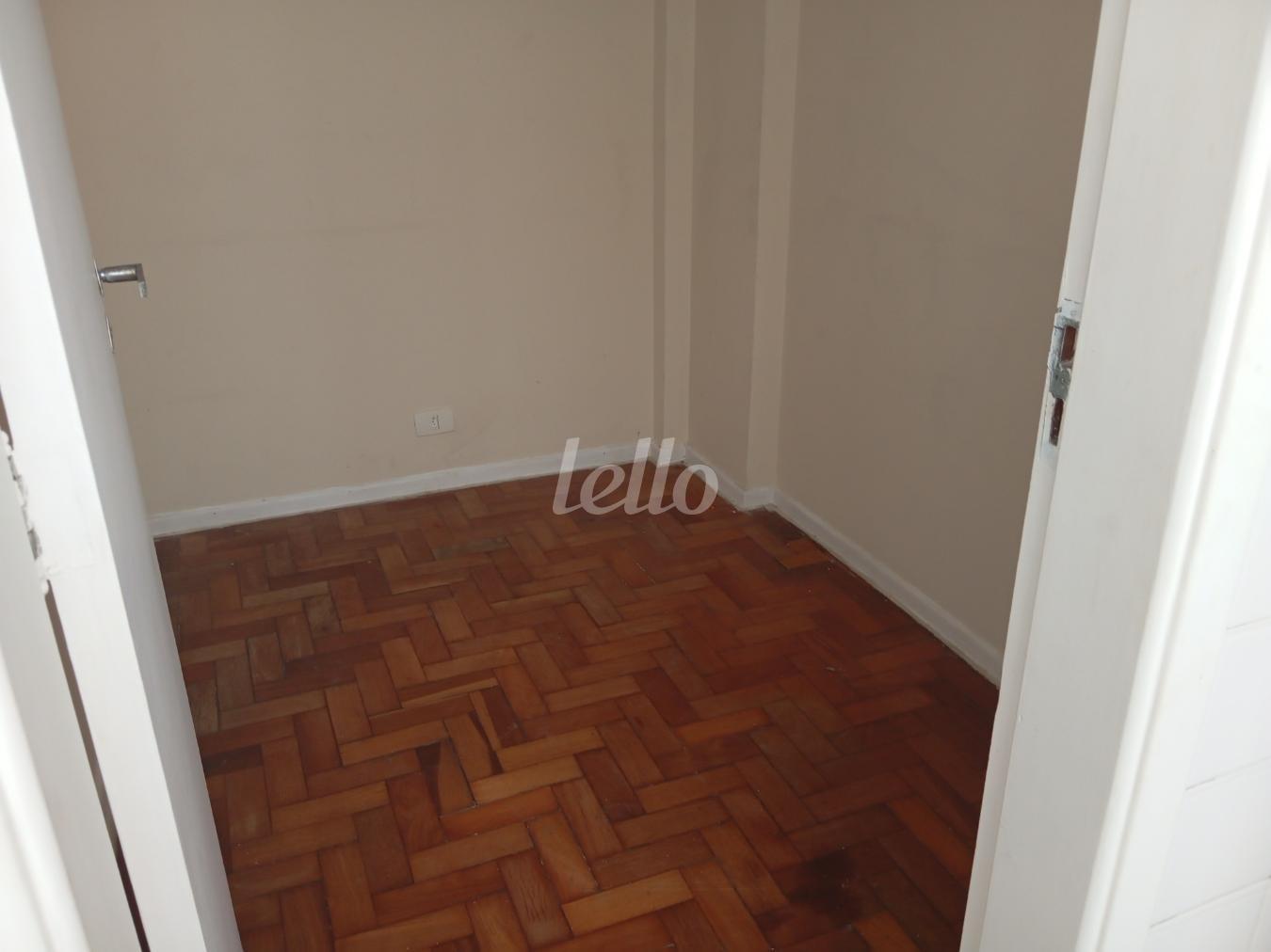 8-QUARTO EMPREGADA-001.JPG de Apartamento para alugar, Padrão com 120 m², 3 quartos e 2 vagas em Perdizes - São Paulo