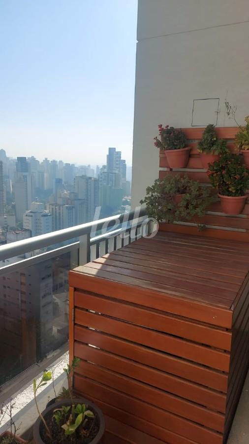 SALA de Sala / Conjunto para alugar, Padrão com 57 m², e 1 vaga em Vila Mariana - São Paulo