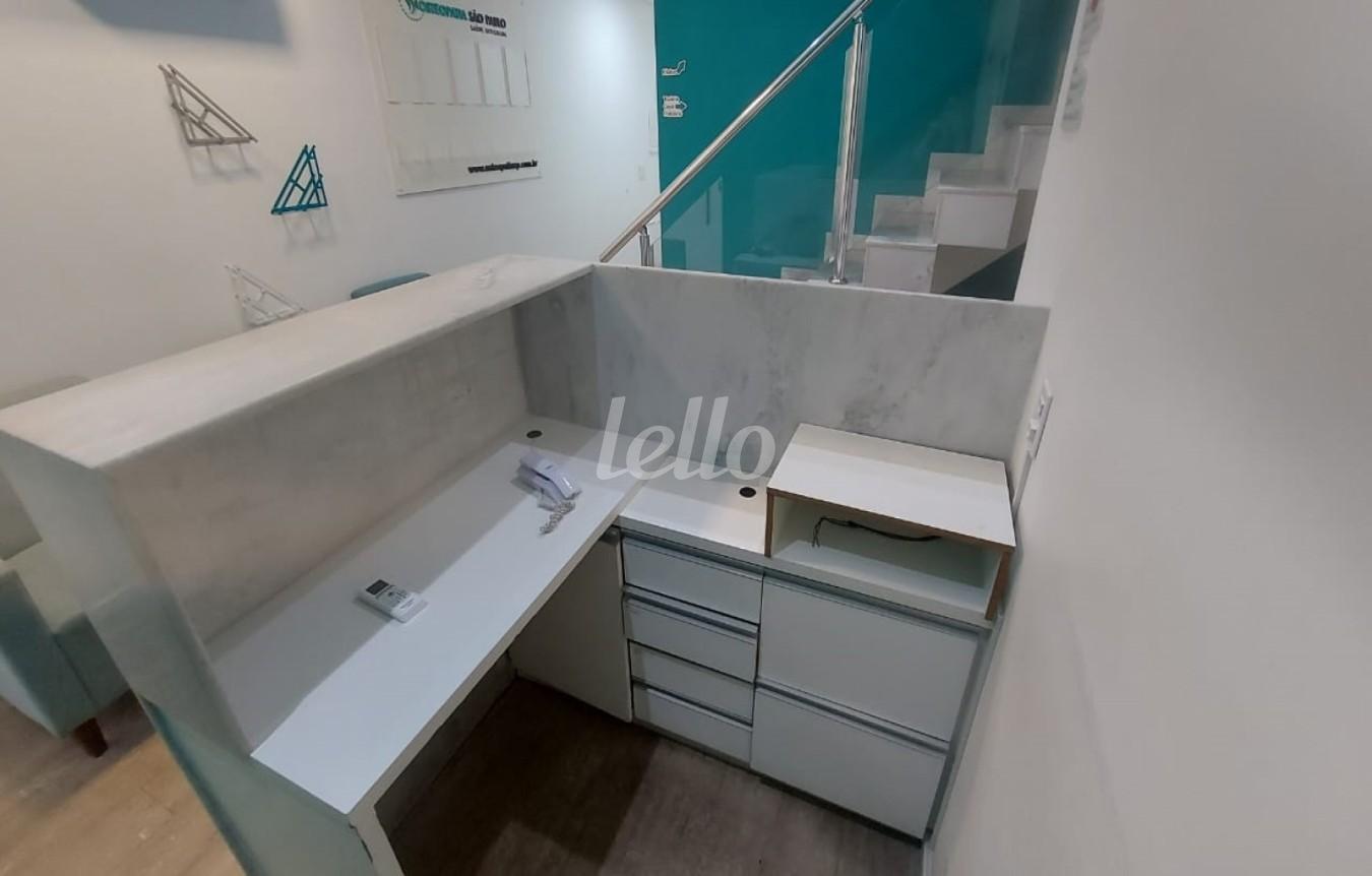 SALA de Sala / Conjunto para alugar, Padrão com 57 m², e 1 vaga em Vila Mariana - São Paulo