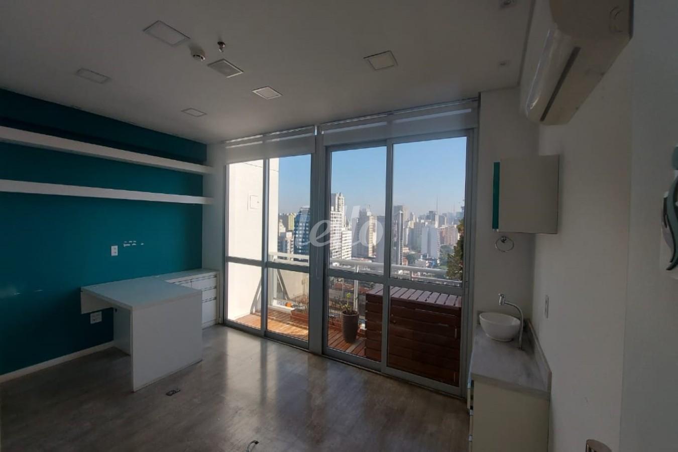 SALA de Sala / Conjunto para alugar, Padrão com 57 m², e 1 vaga em Vila Mariana - São Paulo