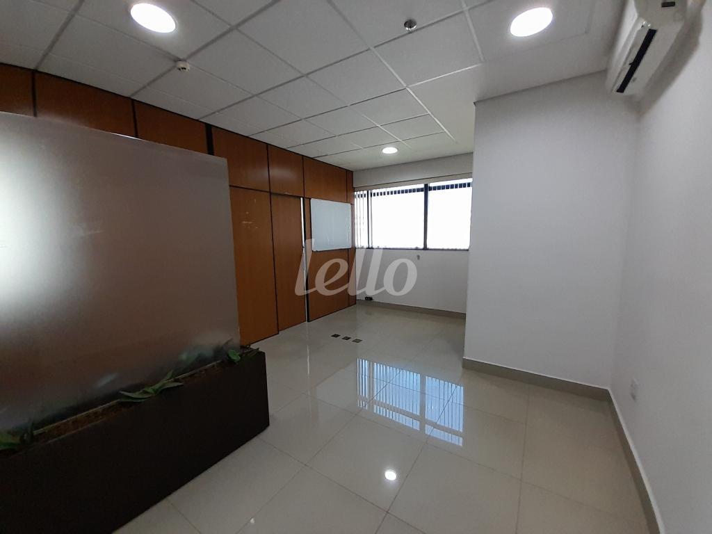 6-SALA 01-002.JPG de Sala / Conjunto à venda, Padrão com 42 m², e 2 vagas em Vila Gustavo - São Paulo