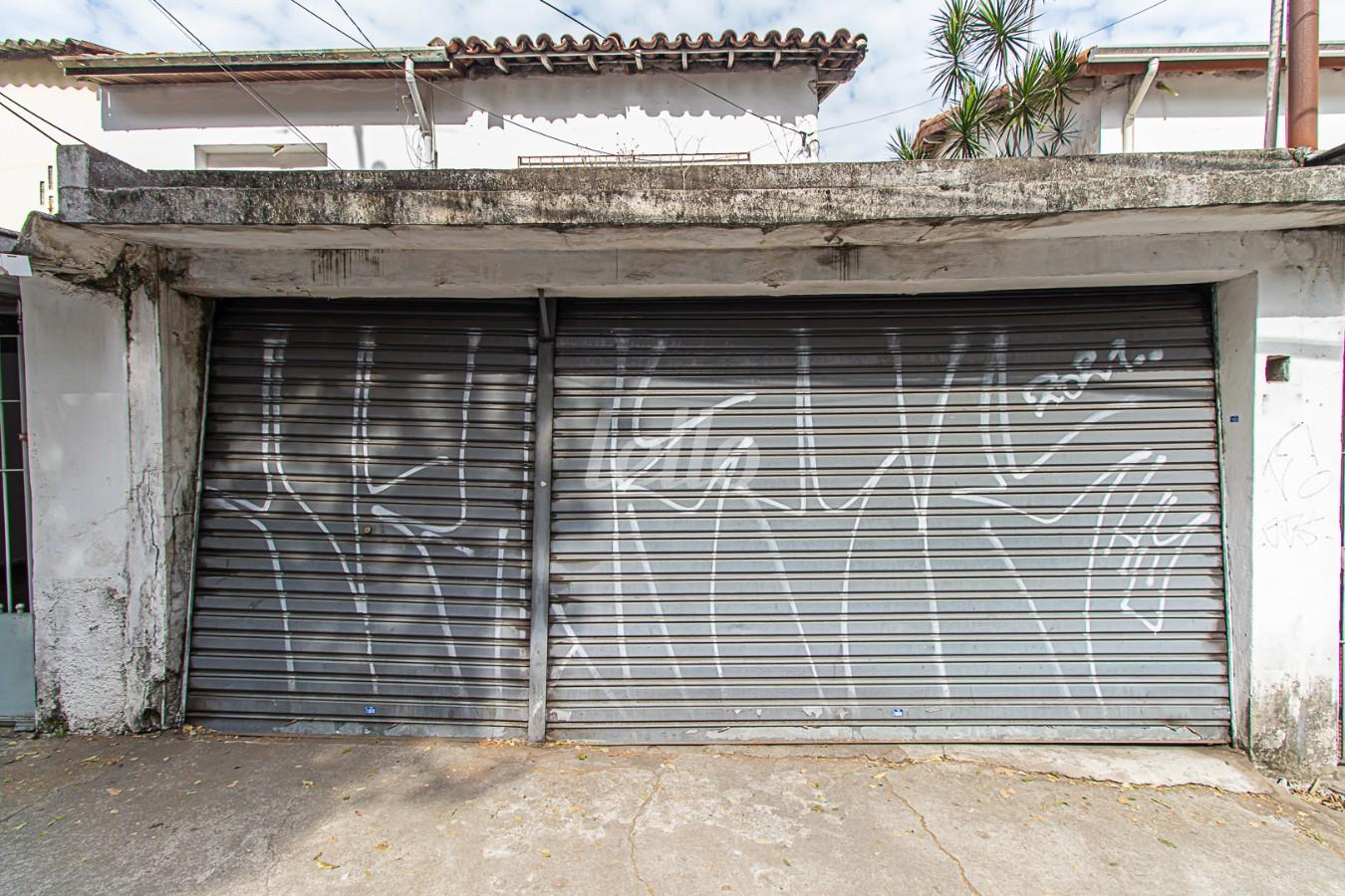 FACHADA de Casa para alugar, sobrado com 80 m², 2 quartos e 2 vagas em Vila Clementino - São Paulo