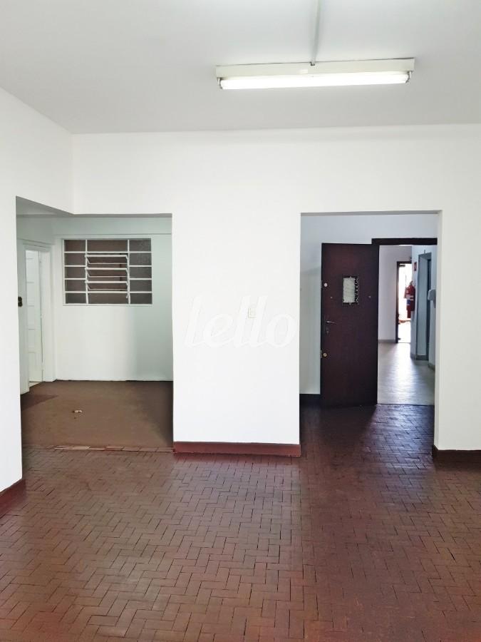 ENTRADA PRINCIPAL de Sala / Conjunto à venda, Padrão com 132 m², e em Sé - São Paulo