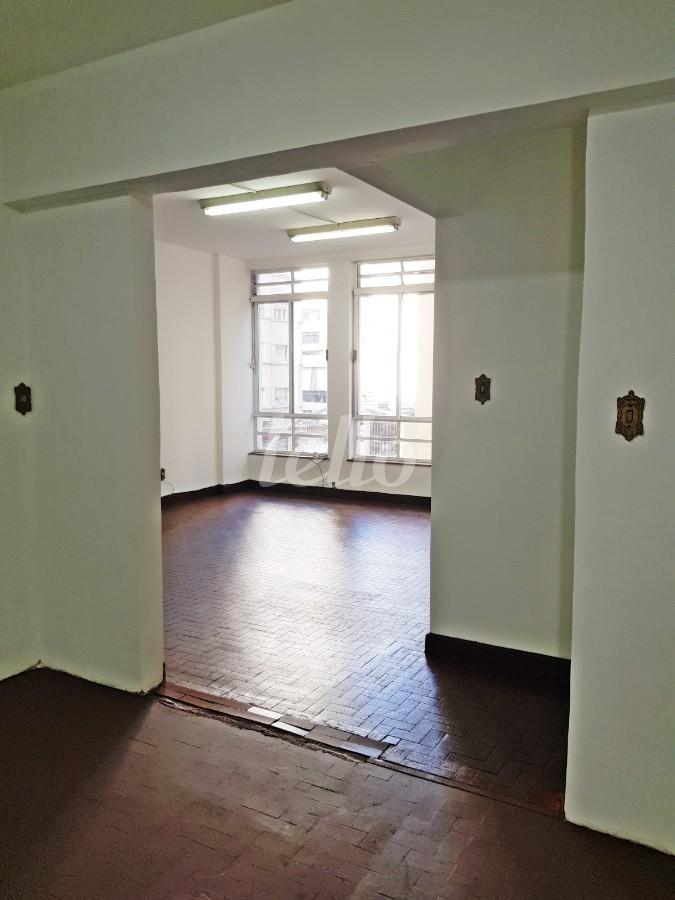 SALA de Sala / Conjunto à venda, Padrão com 132 m², e em Sé - São Paulo