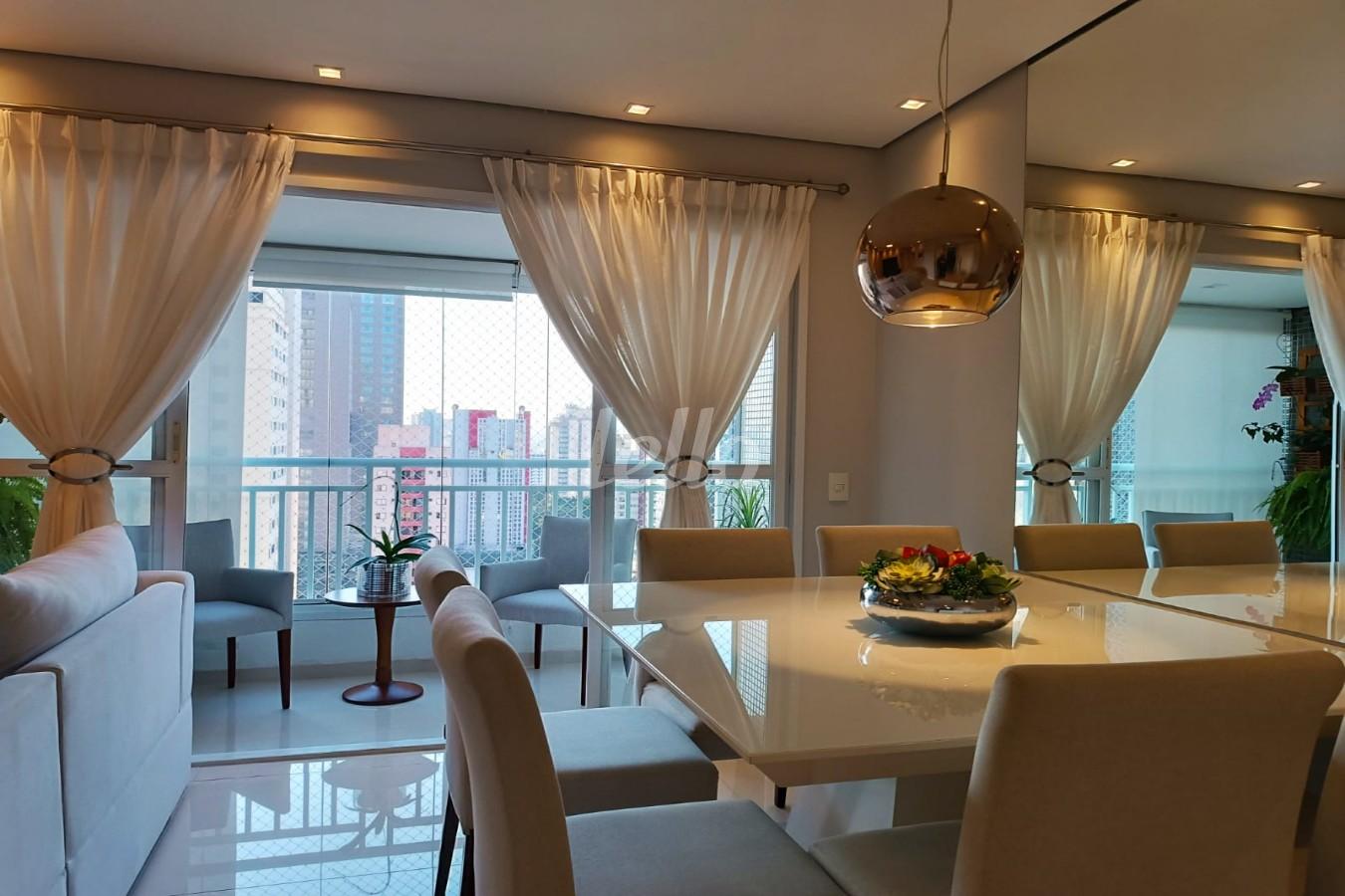 SALA 2 AMBIENTES de Apartamento à venda, Padrão com 93 m², 3 quartos e 3 vagas em Vila Gomes Cardim - São Paulo