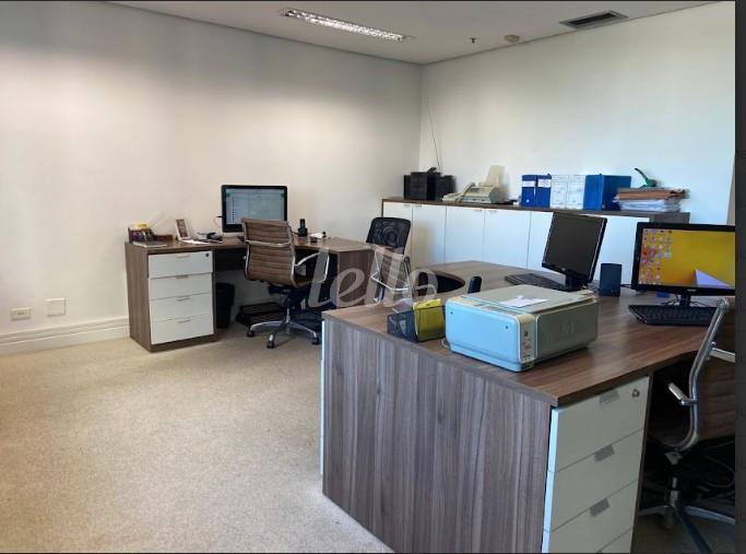 SALAAA de Sala / Conjunto à venda, Padrão com 84 m², e 2 vagas em Brooklin Paulista - São Paulo