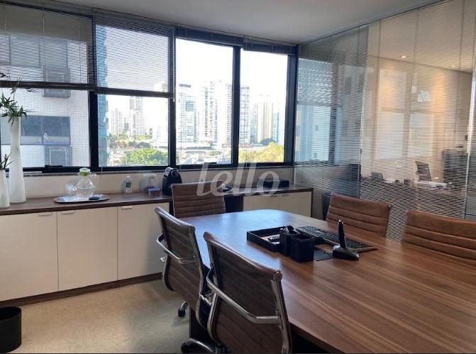 SALADE REUNIÃO de Sala / Conjunto à venda, Padrão com 84 m², e 2 vagas em Brooklin Paulista - São Paulo