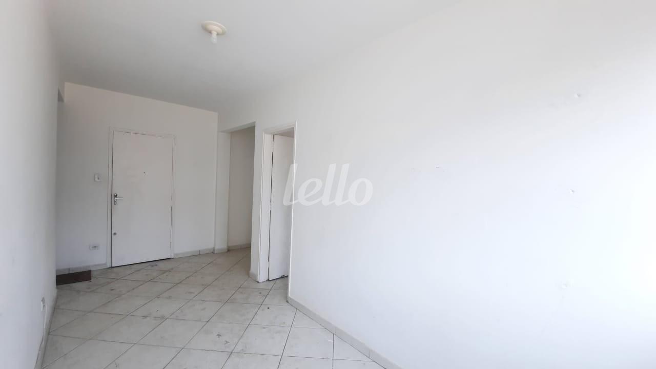 SALA 2 AMBIENTES de Apartamento para alugar, Padrão com 42 m², 1 quarto e em Vila Maria Baixa - São Paulo