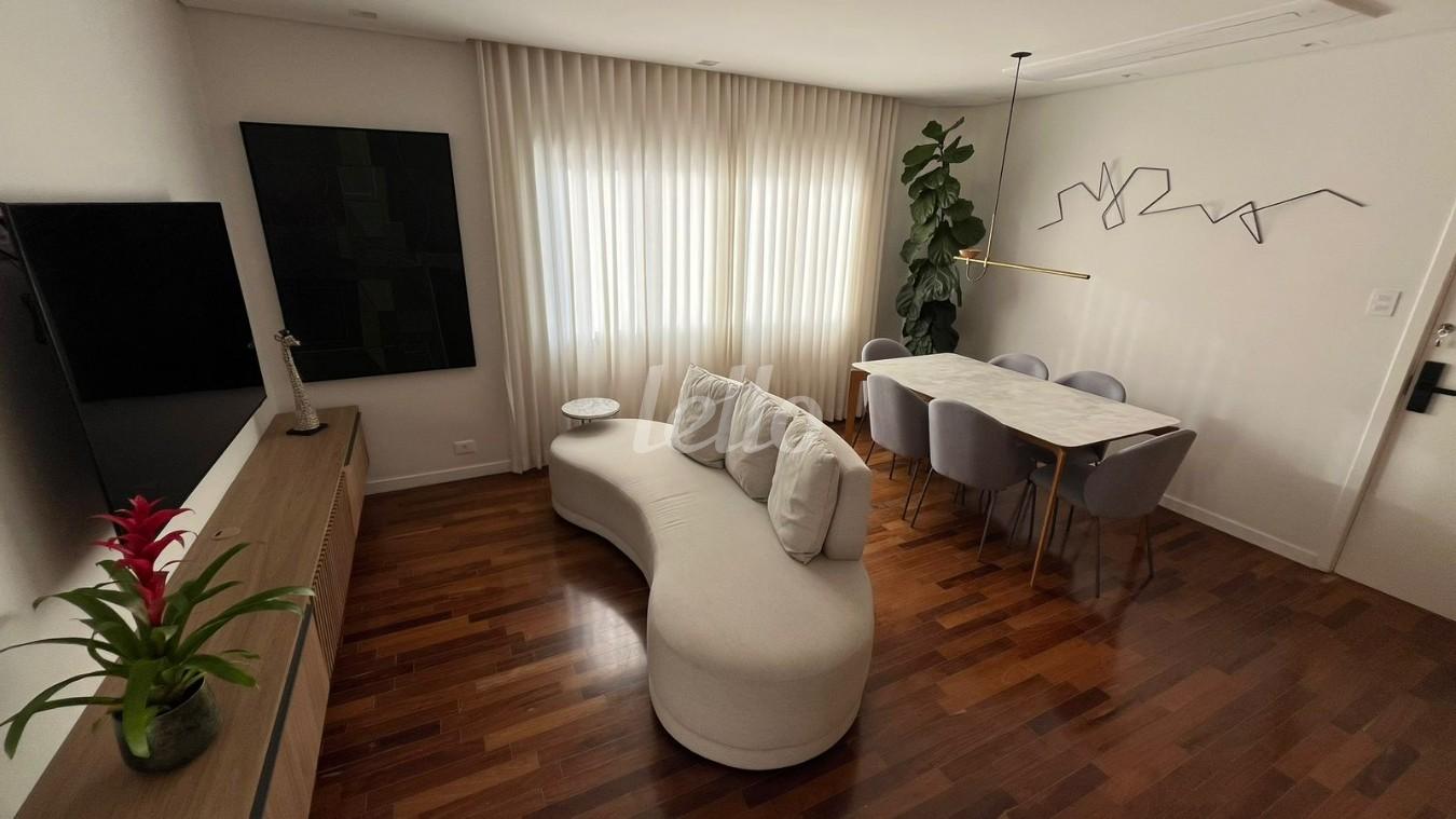 SALA de Apartamento à venda, Padrão com 80 m², 2 quartos e 1 vaga em Jardins - São Paulo