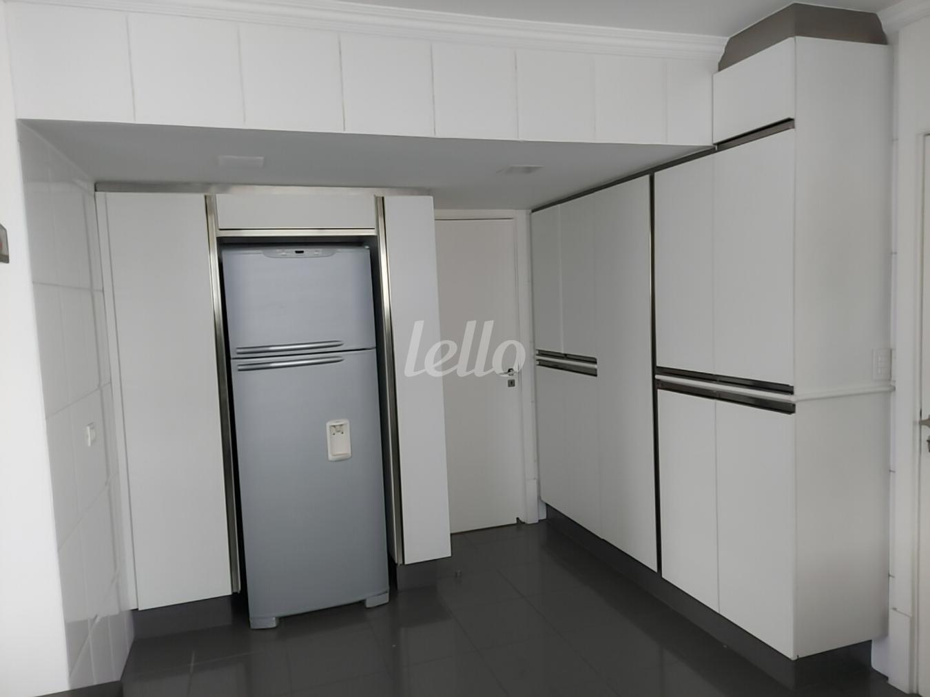 4-COZINHA-002.JPG de Apartamento à venda, Padrão com 200 m², 4 quartos e 3 vagas em Cambuci - São Paulo