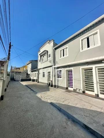 FACHADA de Casa à venda, sobrado com 50 m², 1 quarto e 1 vaga em Cambuci - São Paulo