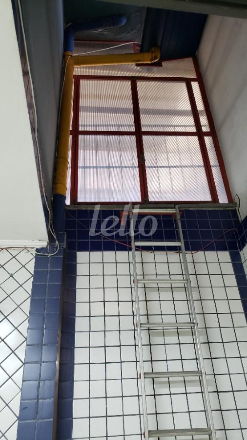 DETALHE SALÃO de Prédio Comercial à venda, Monousuário com 700 m², e em Santana - São Paulo