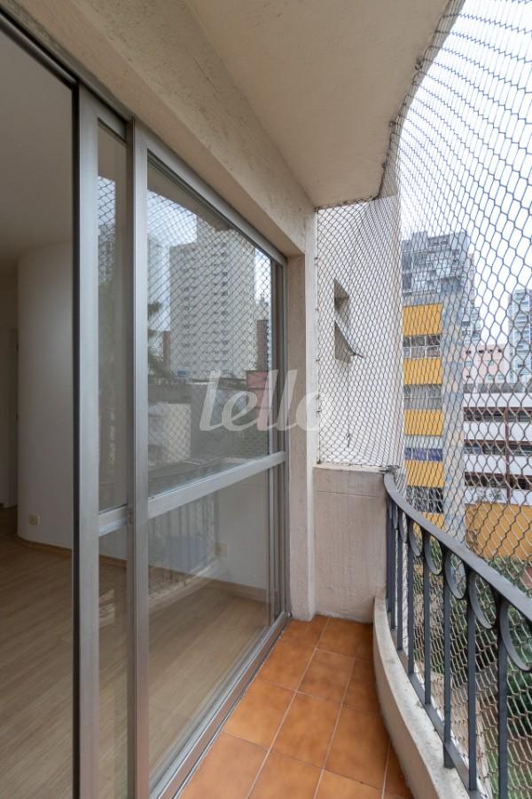 SACADA de Apartamento para alugar, Padrão com 75 m², 2 quartos e 1 vaga em Vila Clementino - São Paulo