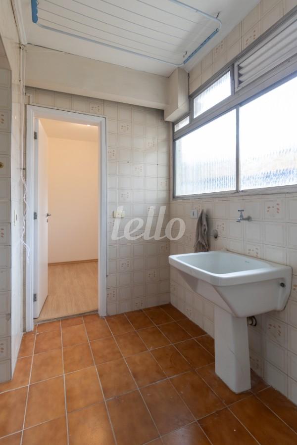 AREA DE SERVIÇO de Apartamento para alugar, Padrão com 75 m², 2 quartos e 1 vaga em Vila Clementino - São Paulo