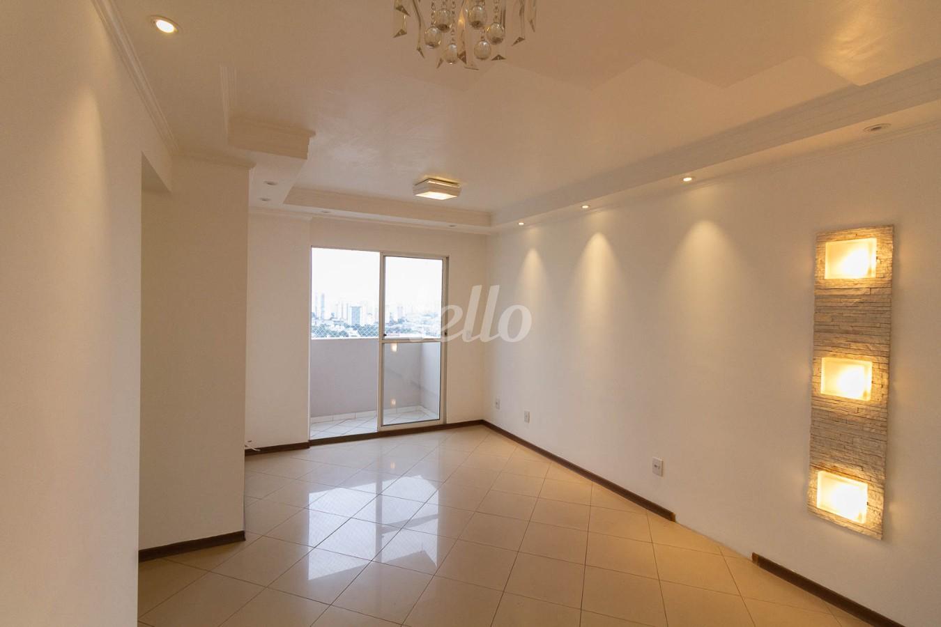 SALA de Apartamento para alugar, Padrão com 65 m², 2 quartos e 2 vagas em Vila Bertioga - São Paulo