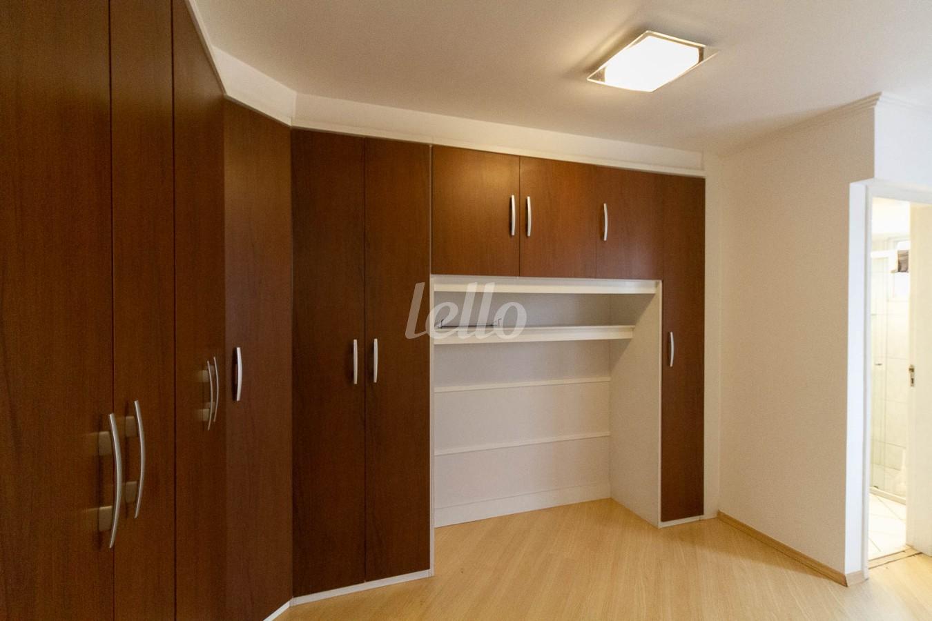 SUITE de Apartamento para alugar, Padrão com 65 m², 2 quartos e 2 vagas em Vila Bertioga - São Paulo