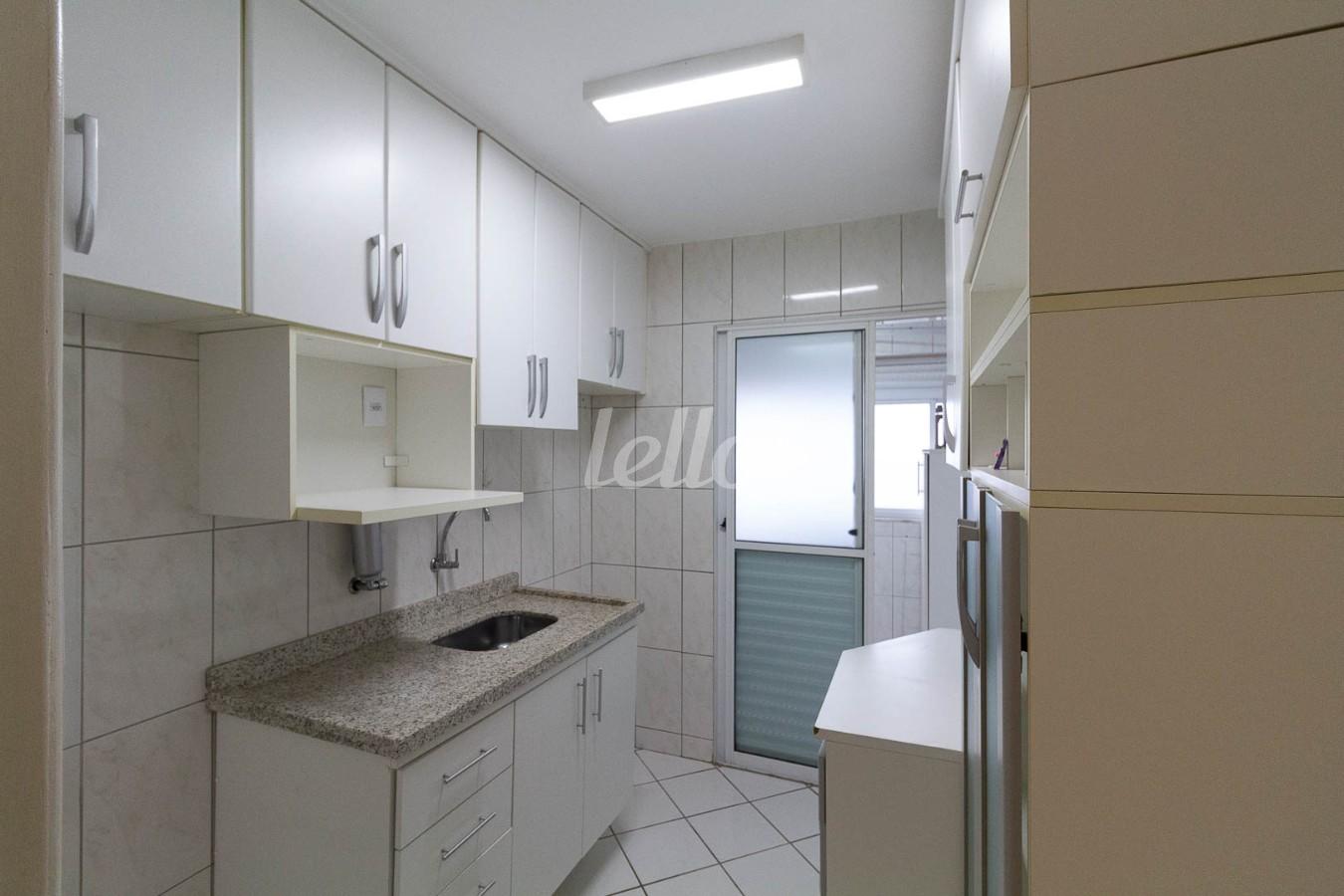 COZINHA de Apartamento para alugar, Padrão com 65 m², 2 quartos e 2 vagas em Vila Bertioga - São Paulo