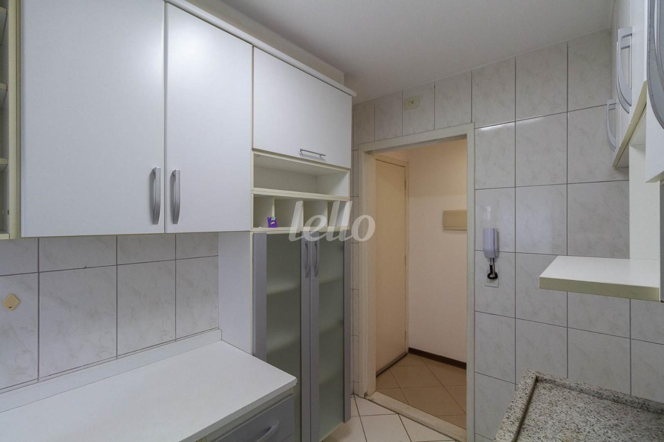 COZINHA de Apartamento para alugar, Padrão com 65 m², 2 quartos e 2 vagas em Vila Bertioga - São Paulo