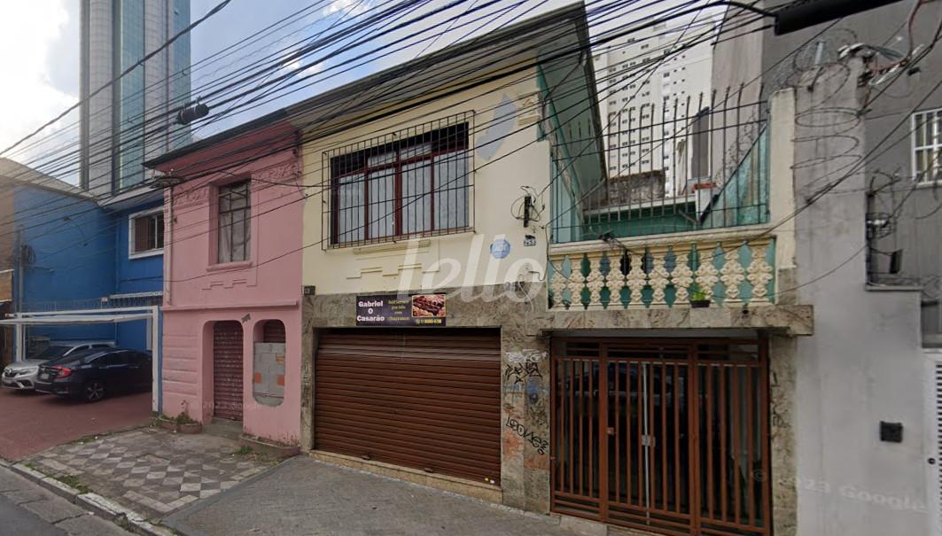 FACHADA de Casa à venda, sobrado com 179 m², 1 quarto e em Santana - São Paulo