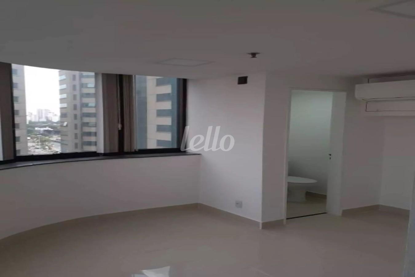 SALA de Sala / Conjunto para alugar, Padrão com 84 m², e 3 vagas em Indianópolis - São Paulo