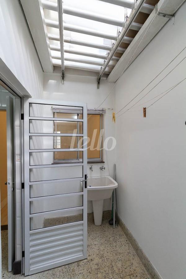 07AREA-DE-SERVICO_001 de Casa para alugar, em condomínio - sobrado com 140 m², 3 quartos e 2 vagas em Vila Ester (zona Norte) - São Paulo