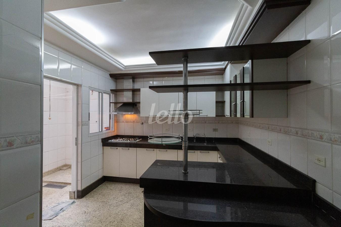 06COZINHA_004 de Casa para alugar, em condomínio - sobrado com 140 m², 3 quartos e 2 vagas em Vila Ester (zona Norte) - São Paulo