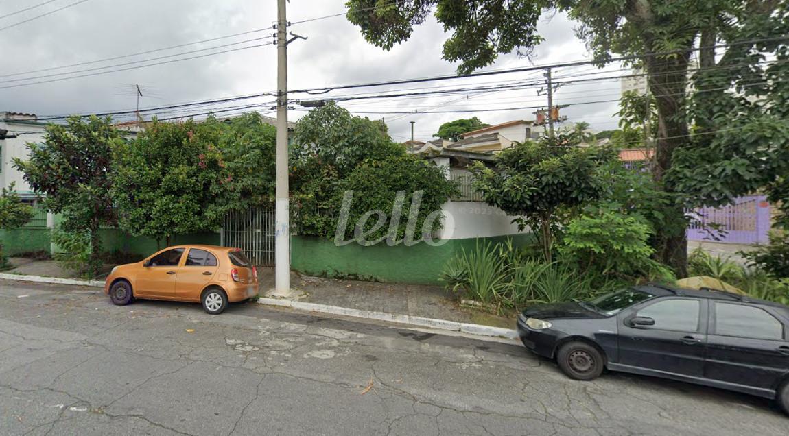 LATERAL de Casa à venda, sobrado com 242 m², 4 quartos e 2 vagas em Vila Irmãos Arnoni - São Paulo