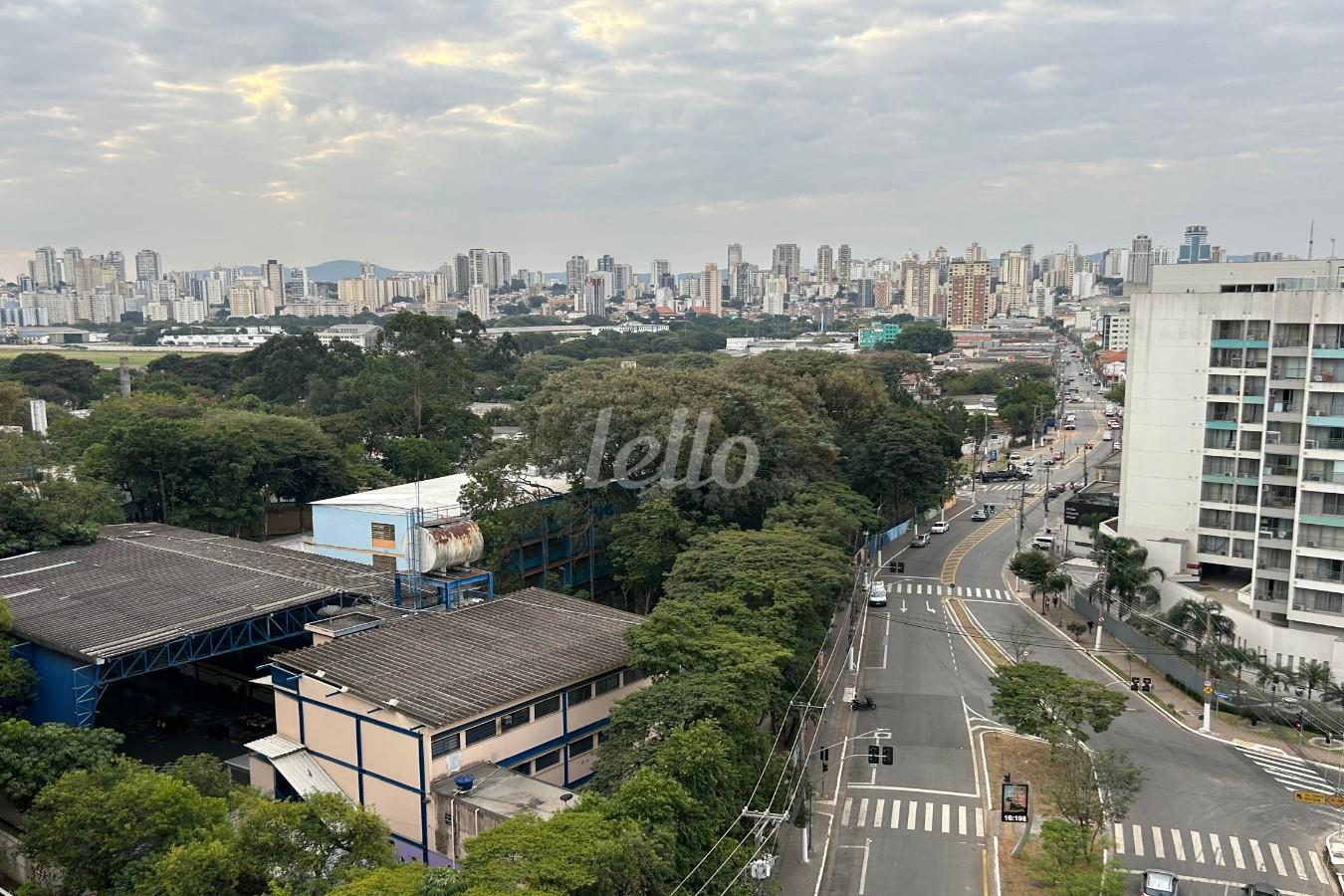 VISTA DO ANDAR de Sala / Conjunto à venda, Padrão com 39 m², e 1 vaga em Santana - São Paulo