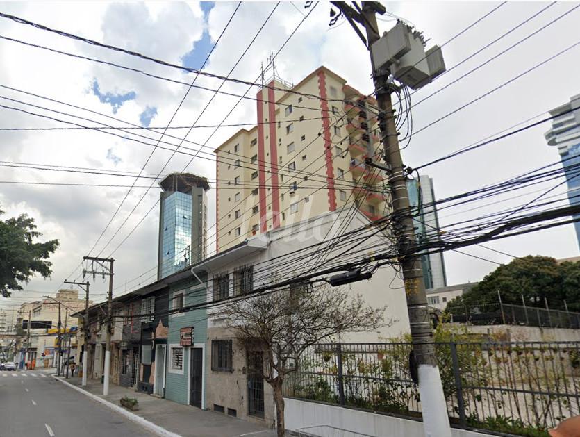 FACHADA de Casa à venda, sobrado com 177 m², 2 quartos e em Santana - São Paulo