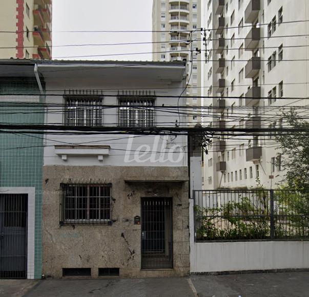 FACHADA de Casa à venda, sobrado com 177 m², 2 quartos e em Santana - São Paulo