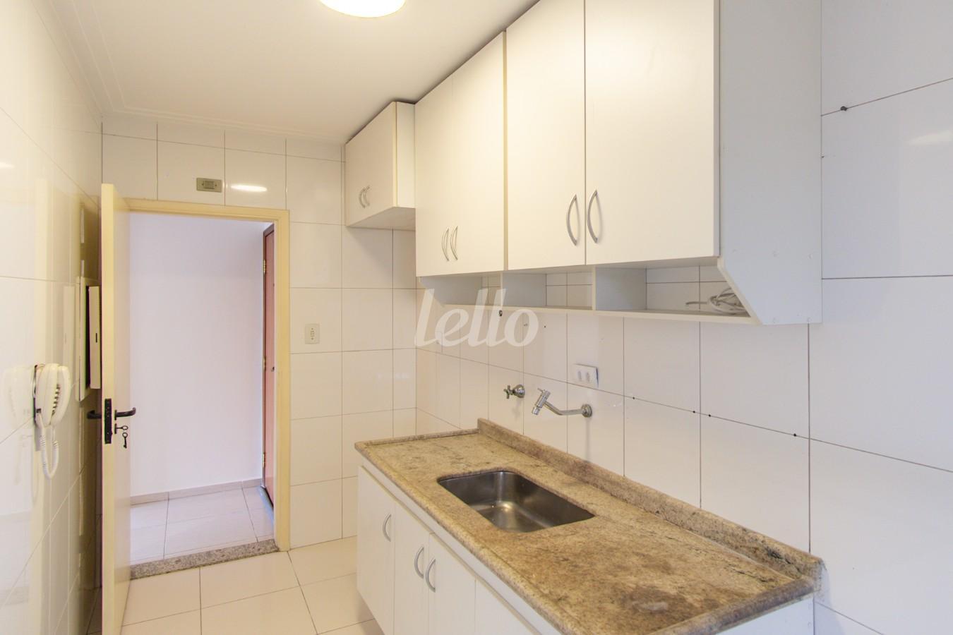 COZINHA de Apartamento para alugar, Padrão com 55 m², 2 quartos e 2 vagas em Vila Bertioga - São Paulo