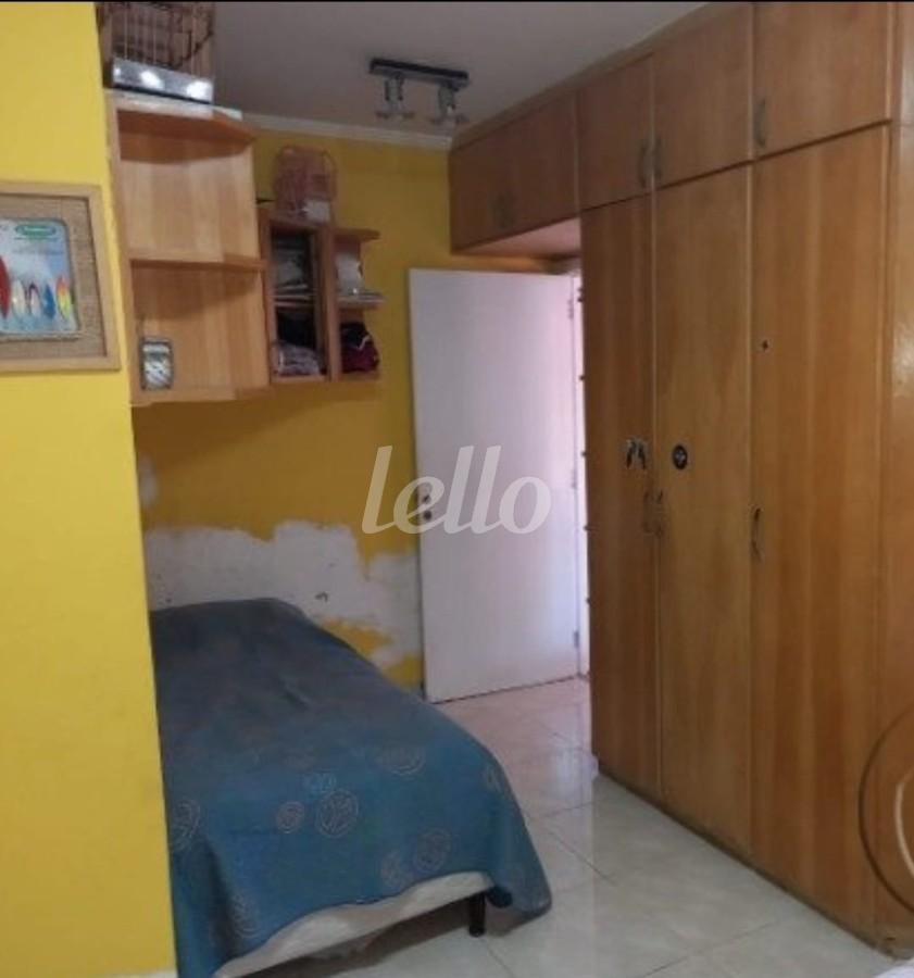 DORMITORIO de Casa à venda, térrea com 300 m², 3 quartos e 8 vagas em Vila Oratório - São Paulo