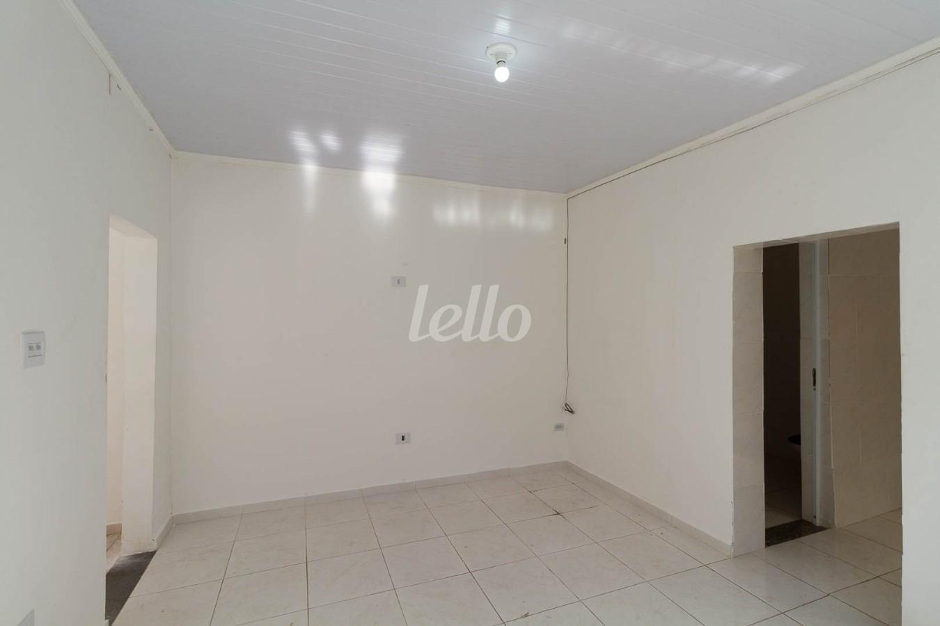 SALA de Casa para alugar, de vila - térrea com 60 m², 1 quarto e em Vila Aricanduva - São Paulo