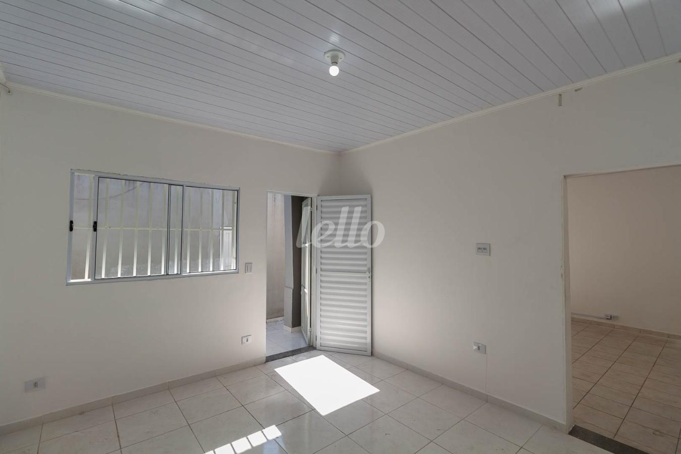 SALA de Casa para alugar, de vila - térrea com 60 m², 1 quarto e em Vila Aricanduva - São Paulo